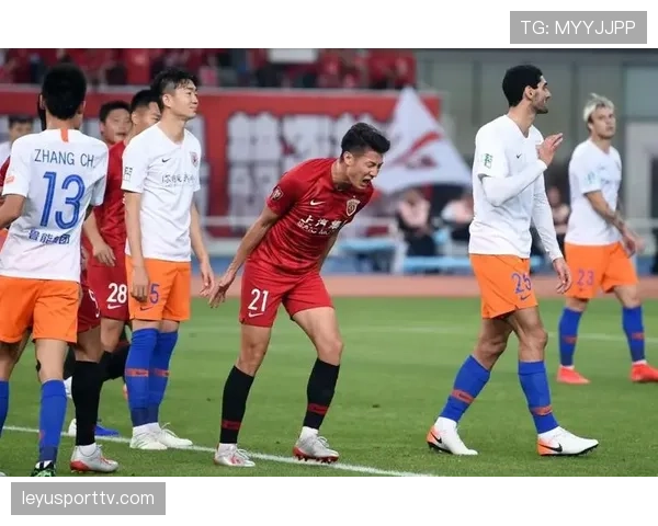 VAR的普及是否让注重身体的防守风格更加难以施展？